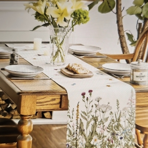 NWT Antique Herbs & Wild Flowers Summer Table Runner 13x48 inch Off White - Picture 4 of 9